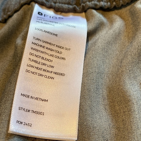 FIGS Technical Collection Cairo Scrub Pants & Chisec 3 Pocket V Top Graphite XXL - Picture 13 of 14